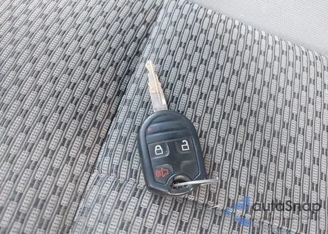 2016 Ford F-250 Xlt из США, поврежденный, VIN 1FT7W2BT7GEC70906